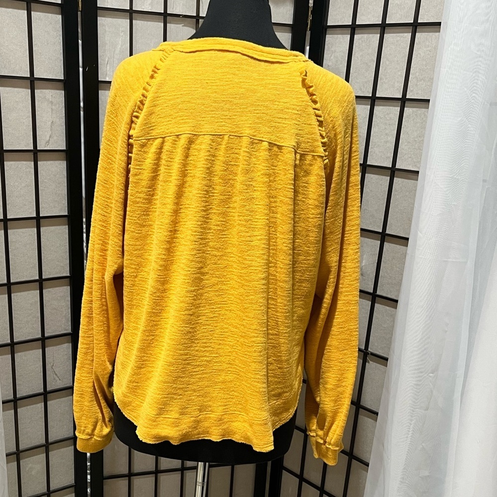 Pilcro Mustard Long Sleeve RUFFLE Tee WOMEN SIZE M - Picture 6 of 10